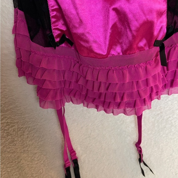 Vibrant Fuchsia and Black Chemise - Picture 4 of 7